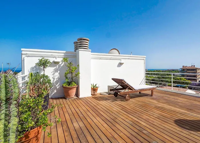 Panoramic Terraces By Hello Homes *